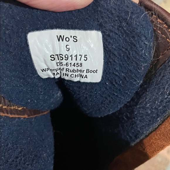 Sperry Brown and Blue Duck Boots - Picture 4 of 8